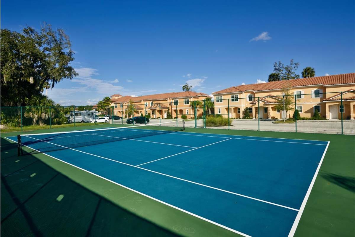 Upscale 2Br Lakefront Townhome - Private Hot Tub! Орландо Экстерьер фото