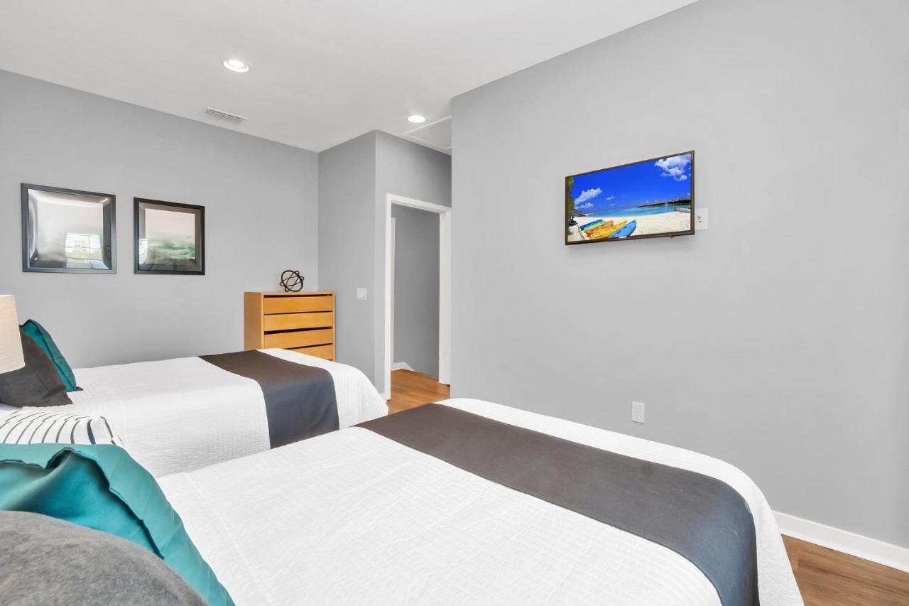 Upscale 2Br Lakefront Townhome - Private Hot Tub! Орландо Экстерьер фото